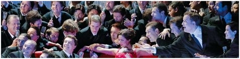 Anna Netrebko mit der Konzertvereinigung Wiener Staatsopernchor. Foto: Lefebrve.